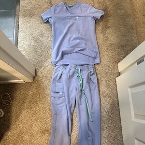 Scrubs set (top and bottom)